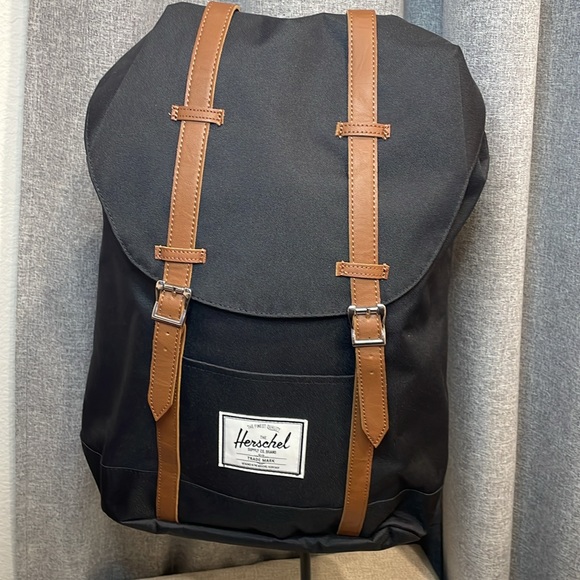 Herschel Retreat Backpack - Picture 3 of 7